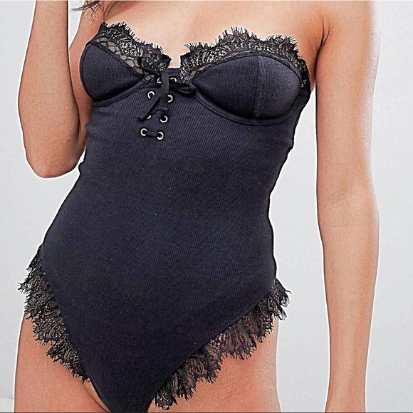 ⛔️SOLD⛔️Black Bustier Bodysuit - Picture 2 of 6